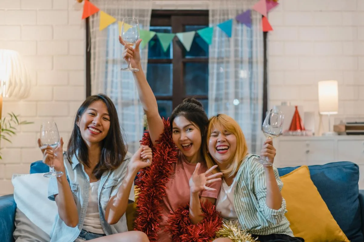 How to Host Friendsgiving on a Budget